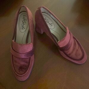 Life Stride Farrah velvet heels size 6.5 new without box